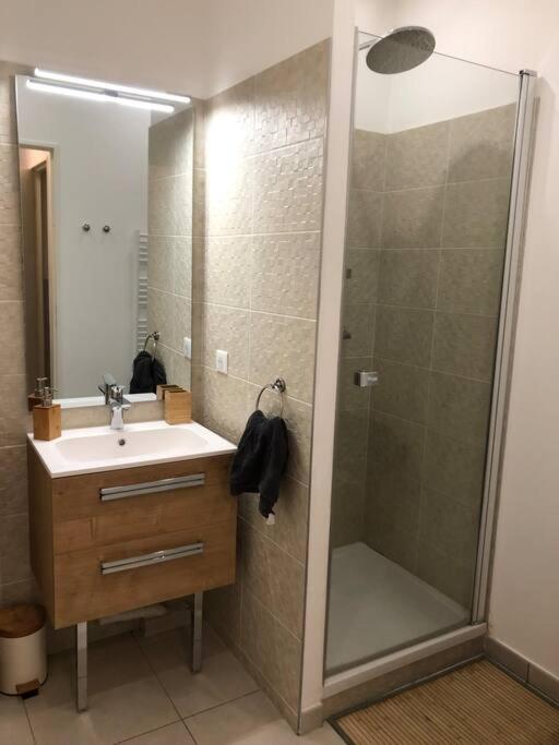Brand New 1 Bedroom Flat With Parking- 5 Min Paris Pte De Versailles Issy-les-Moulineaux Eksteriør bilde