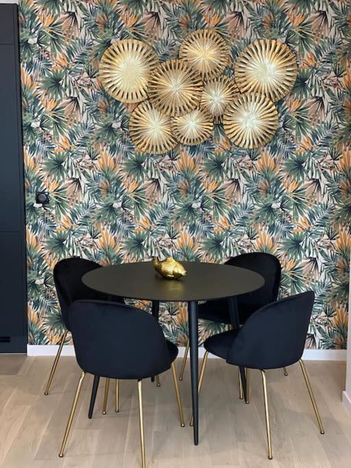 Brand New 1 Bedroom Flat With Parking- 5 Min Paris Pte De Versailles Issy-les-Moulineaux Eksteriør bilde